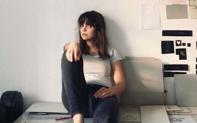 Kateřina Mestická je knihařka tvořící pod značkou GoldenKat